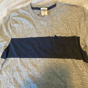 Abercrombie & Fitch Men's Heather Gray and Navy Tee